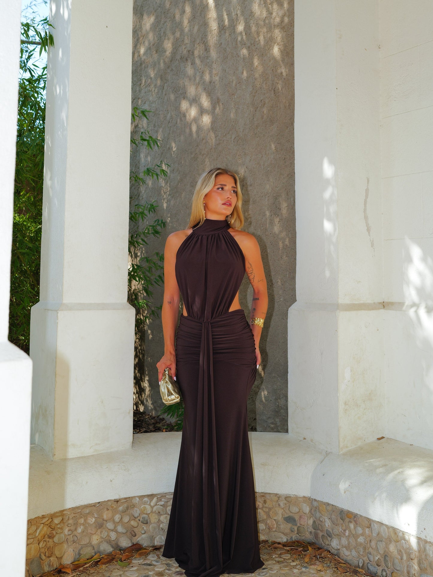 Marta | Vestido Halter Espalda Abierta Chocolate