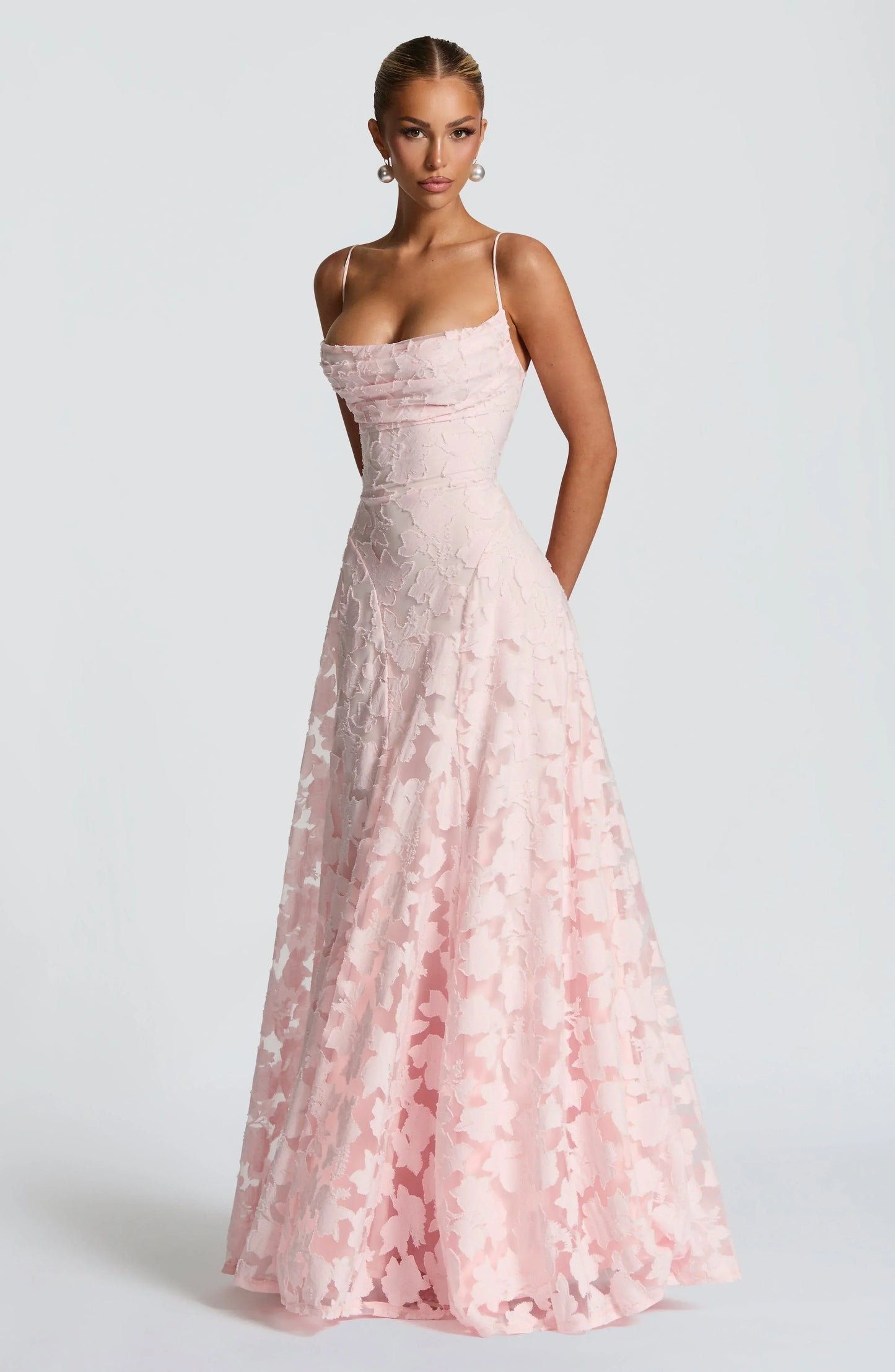 Sofía Marín | Elegancia fluida en versión maxi