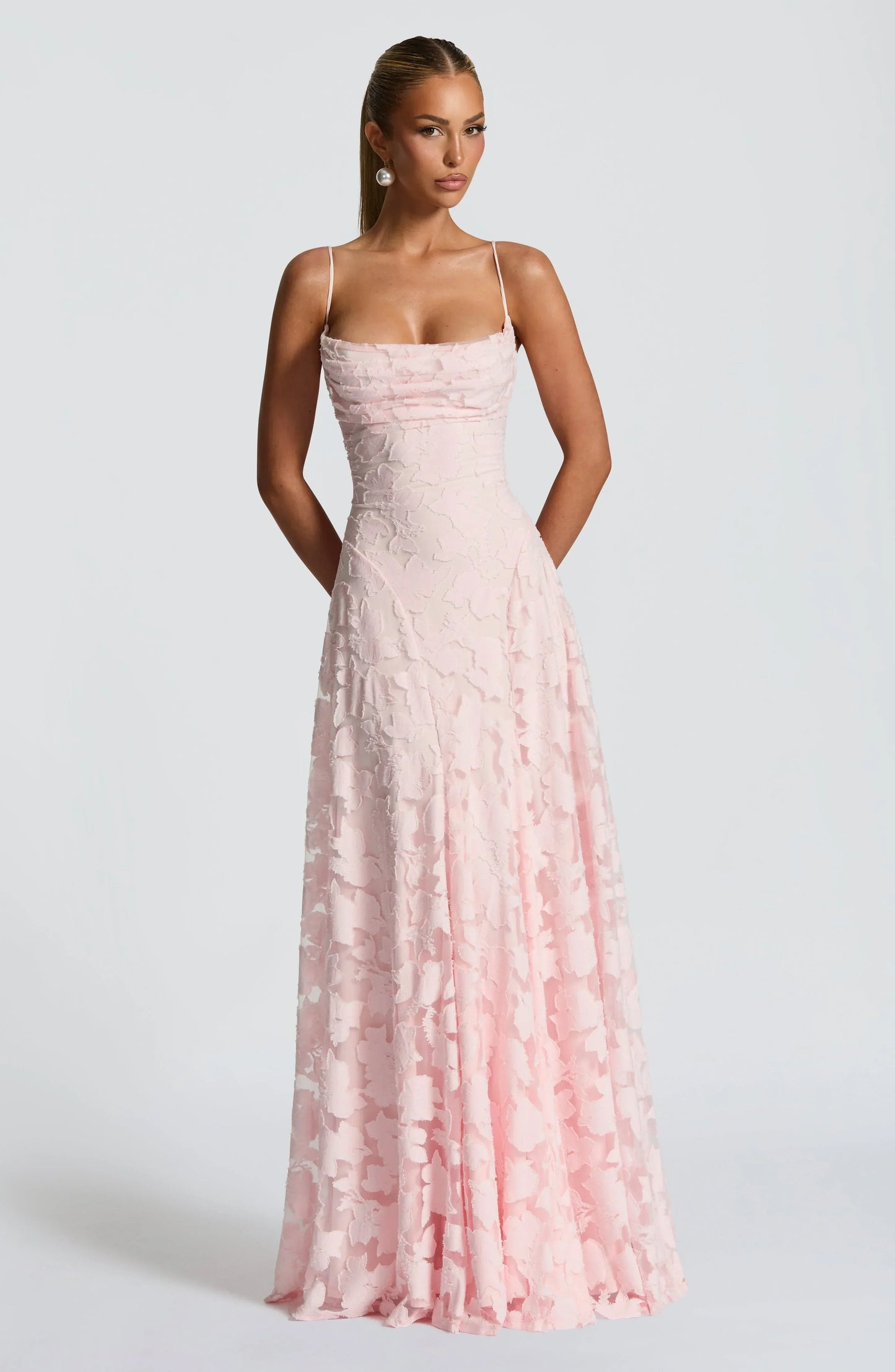 Sofía Marín | Elegancia fluida en versión maxi